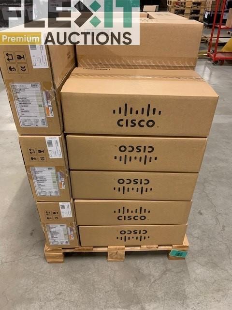 23x Cisco Catalyst 2960 Plus 48p *New Retail* - SCFLW24001